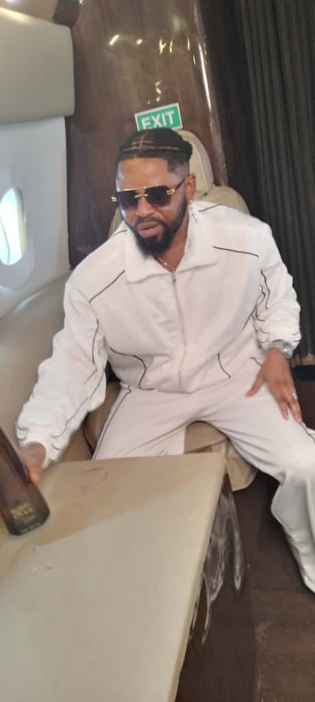 BIOGRAPHY OF billionia Manny And His Music Careers